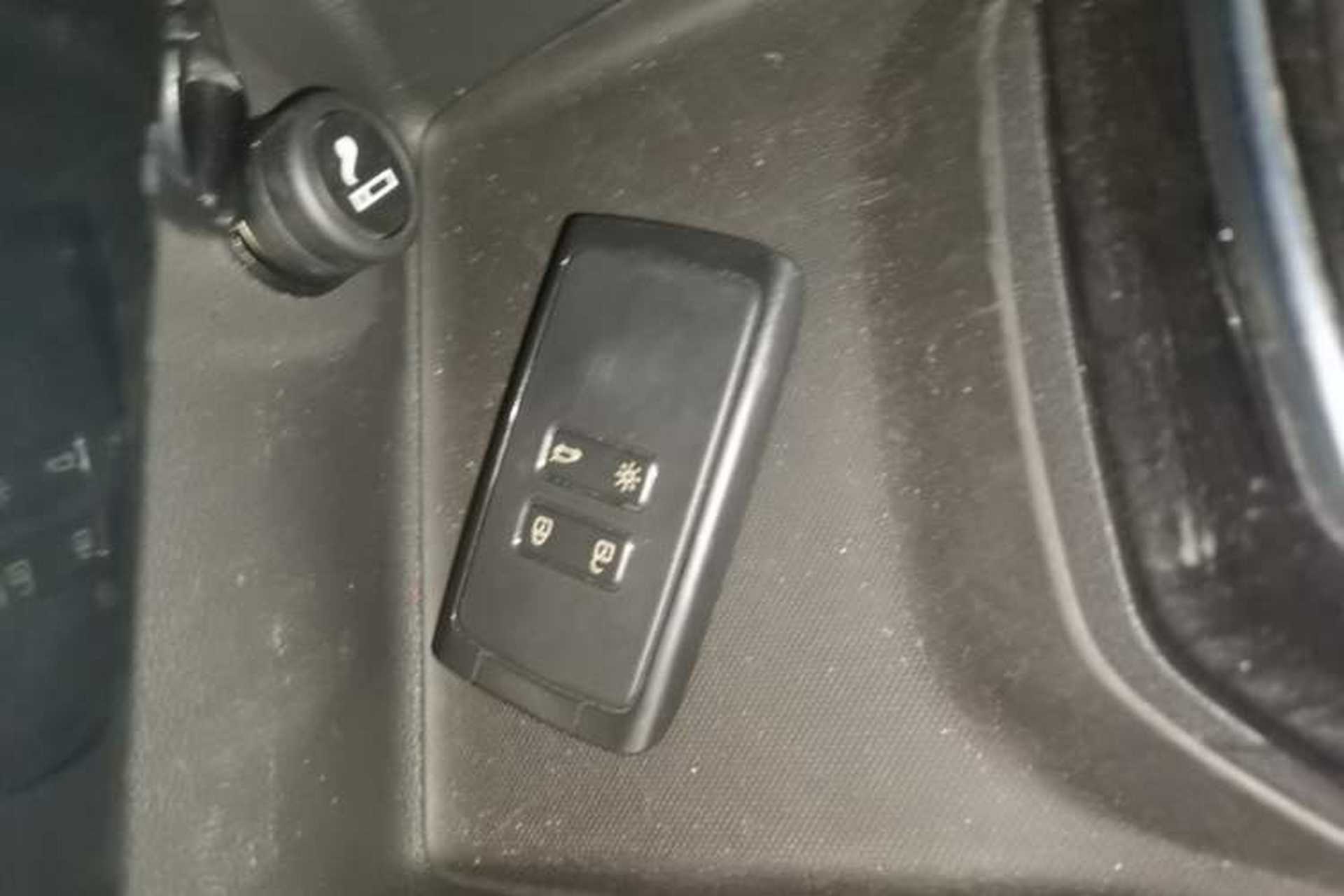 Used Renault Koleos 2017 2.5L Four-Wheel Drive Ultimate Edition Vehicle Key