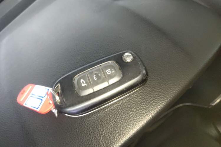 Used Renault Koleos 2017 2.0L Two-Wheel Drive Comfort Edition Vehicle Key