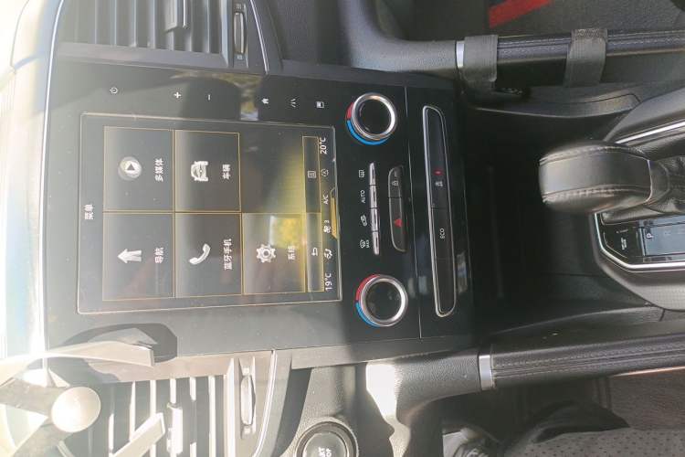 Used Renault Koleos 2017 2.0L Two-Wheel Drive Luxury Edition Audio And AC Panel