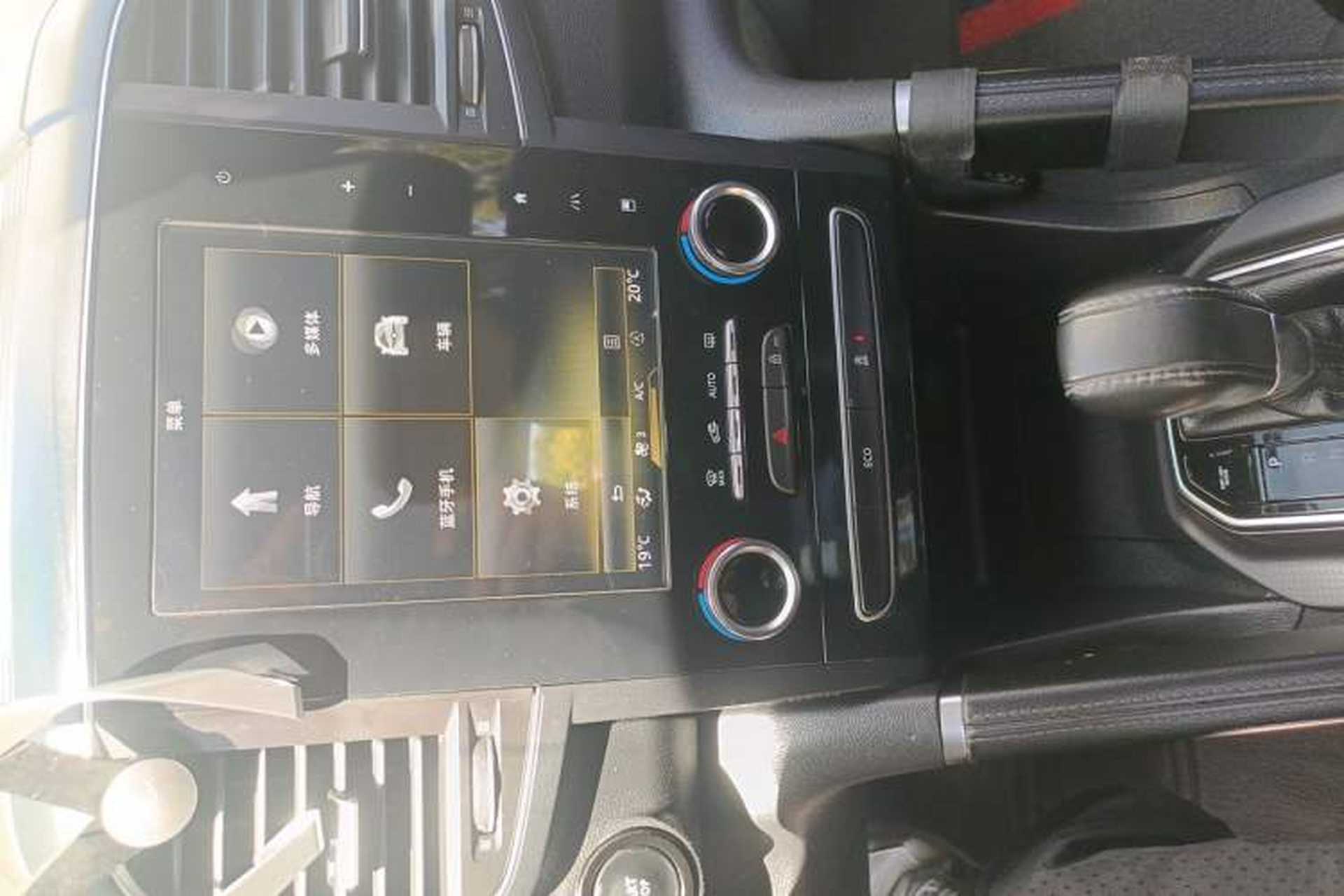 Used Renault Koleos 2017 2.0L Two-Wheel Drive Luxury Edition Audio And AC Panel