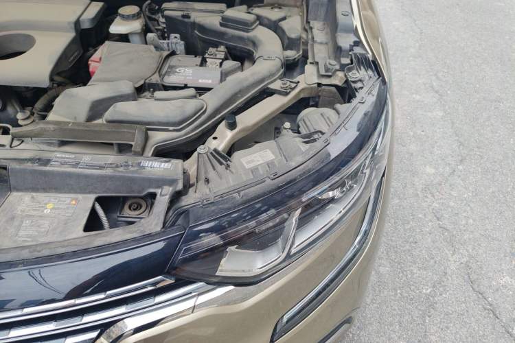 Used Renault Koleos 2017 2.0L Two-Wheel Drive Luxury Edition Engine Bay Left