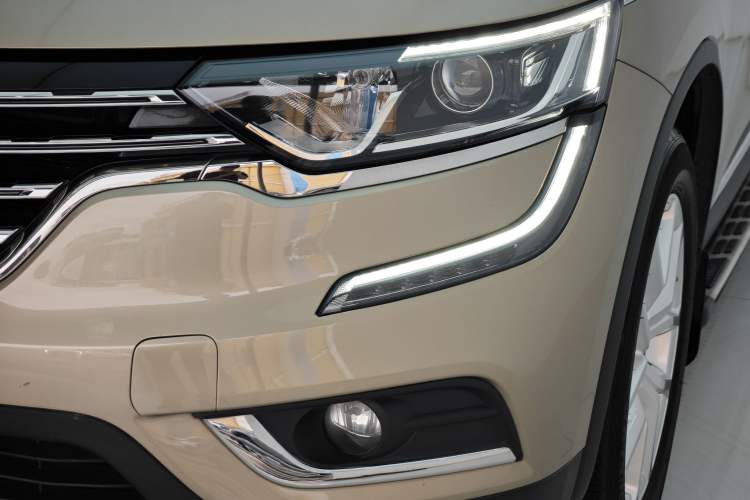 Used Renault Koleos 2017 2.5L Two-Wheel Drive Prestige Edition Exterior 6