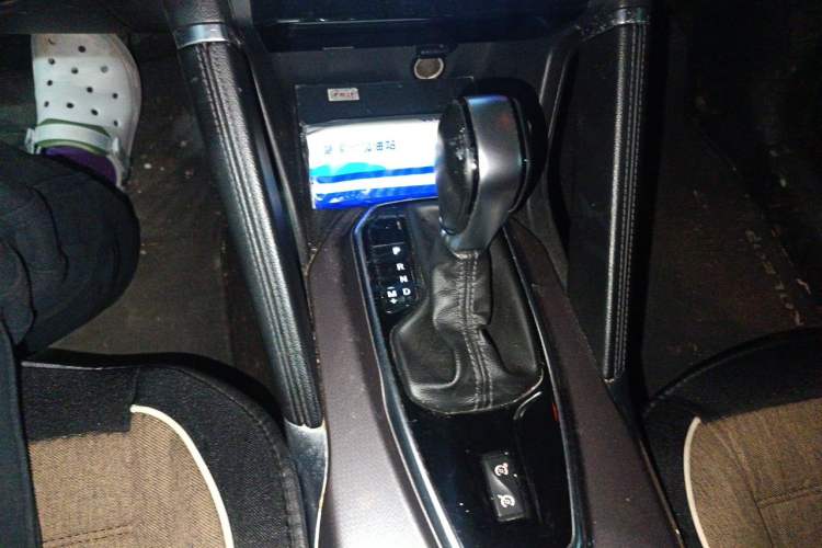 Used Renault Koleos 2017 2.0L Two-Wheel Drive Luxury Edition Gear Lever