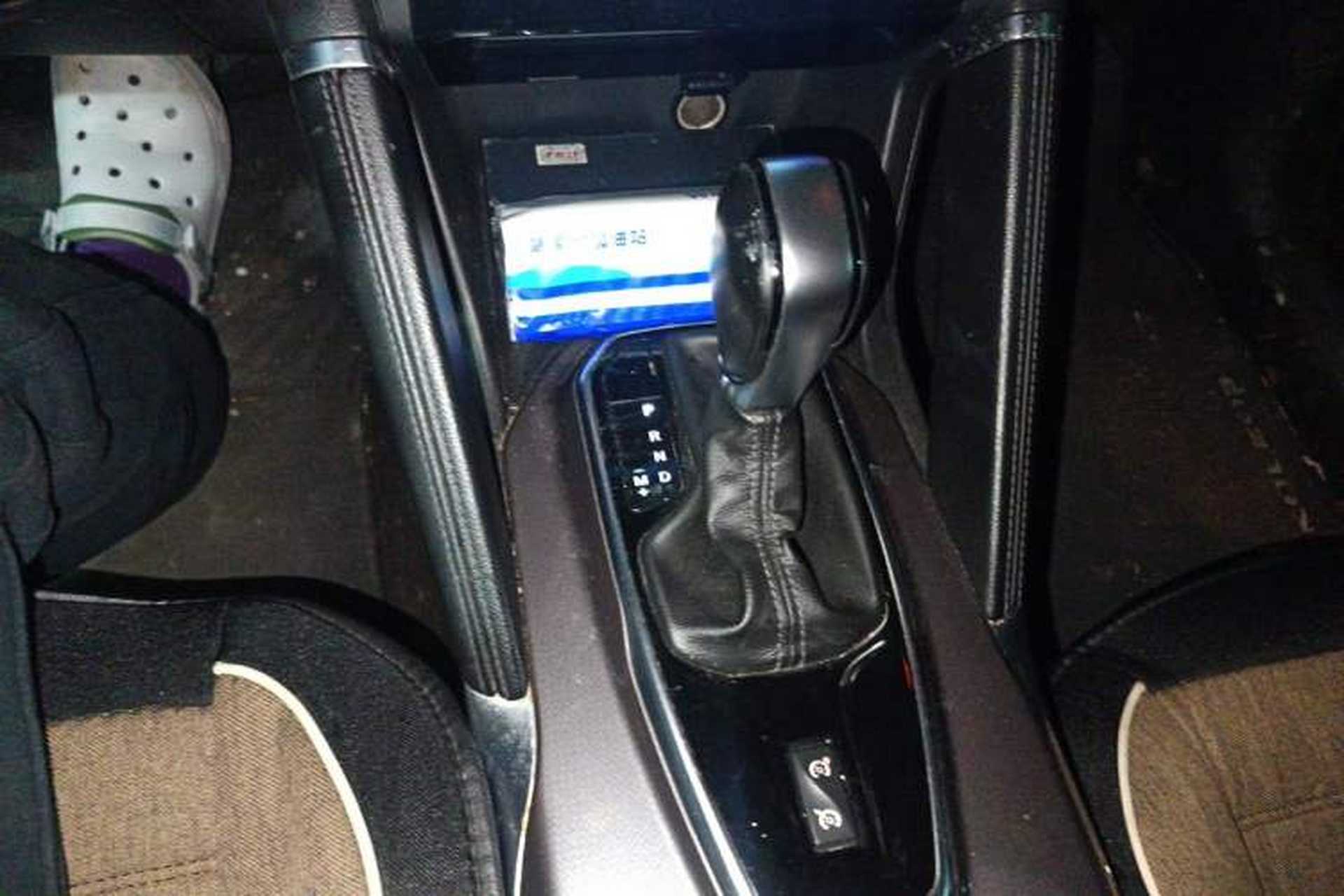 Used Renault Koleos 2017 2.0L Two-Wheel Drive Luxury Edition Gear Lever