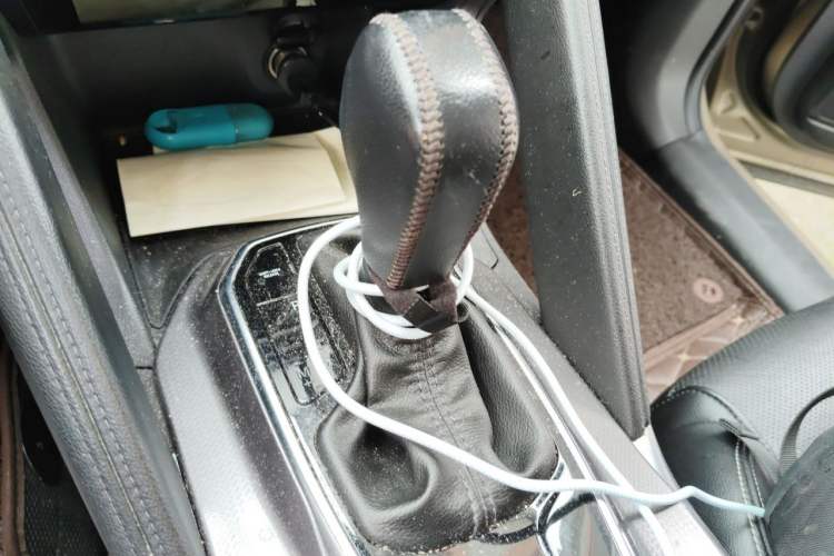 Used Renault Koleos 2017 2.0L Two-Wheel Drive Luxury Edition Gear Lever