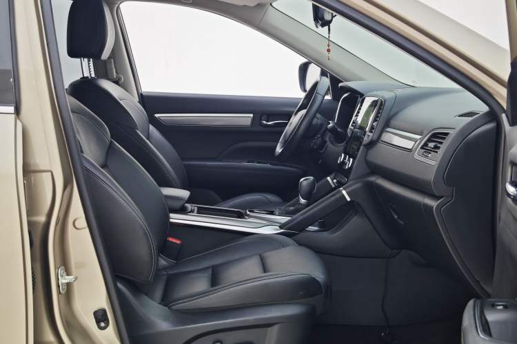 Used Renault Koleos 2017 2.5L Two-Wheel Drive Prestige Edition Interior 4