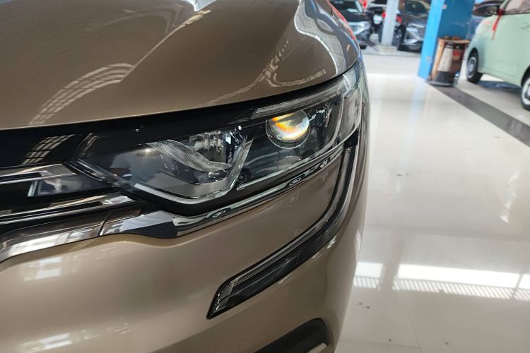 Used Renault Koleos 2017 2.5L Two-Wheel Drive Prestige Edition Left Front Headlight