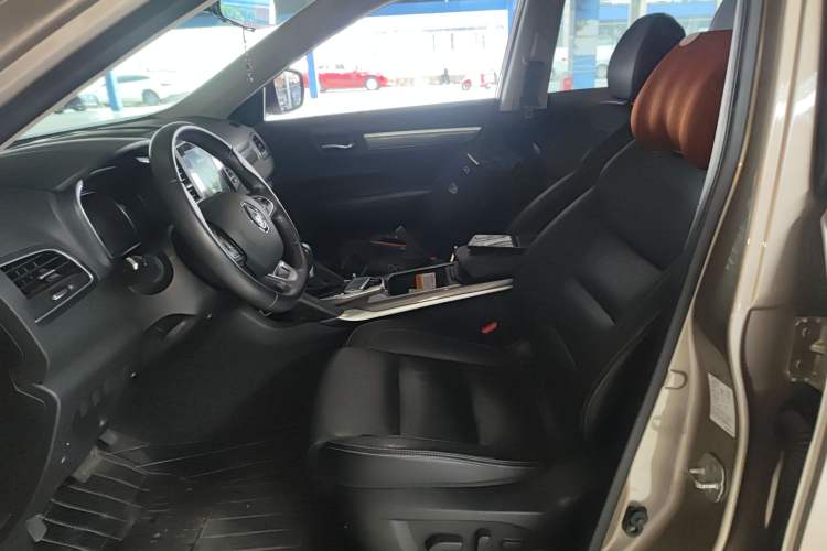 Used Renault Koleos 2017 2.5L Two-Wheel Drive Prestige Edition Left Front Seat