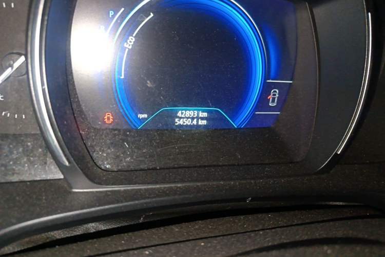 Used Renault Koleos 2017 2.0L Two-Wheel Drive Luxury Edition Odometer Close Up