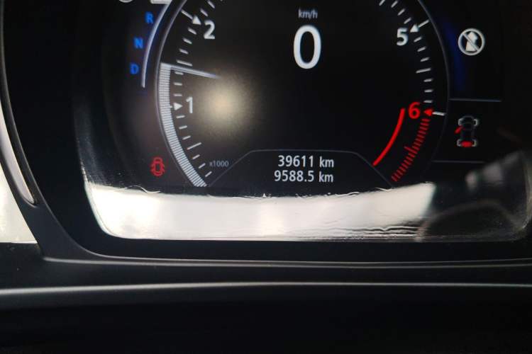 Used Renault Koleos 2017 2.0L Two-Wheel Drive Luxury Edition Odometer Close Up