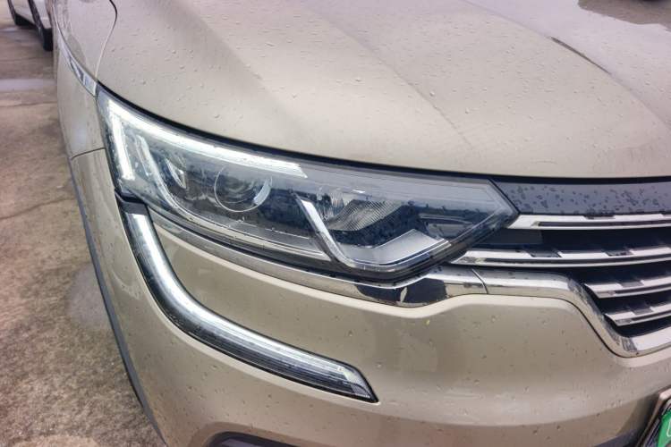 Used Renault Koleos 2017 2.0L Two-Wheel Drive Luxury Edition Right Front Headlight