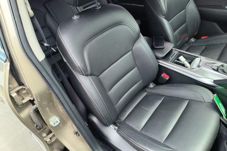 Used Renault Koleos 2017 2.5L Two-Wheel Drive Prestige Edition Right Front Seat