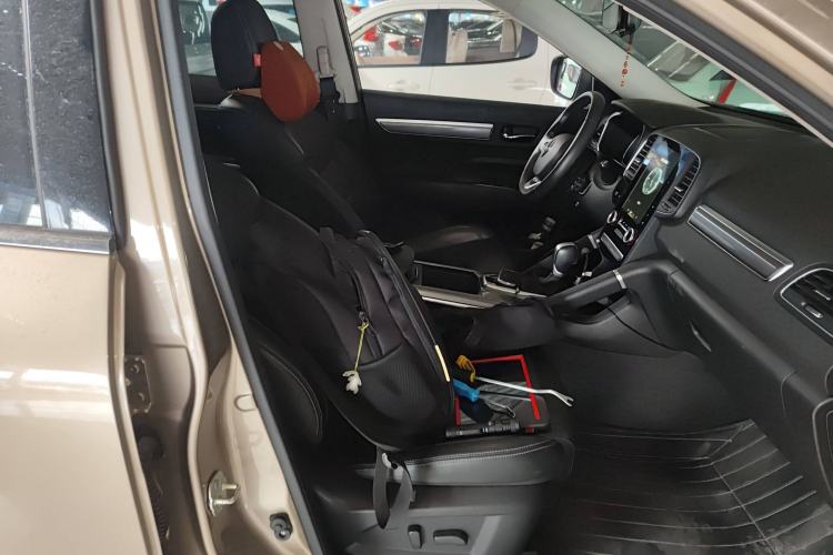 Used Renault Koleos 2017 2.5L Two-Wheel Drive Prestige Edition Right Front Seat