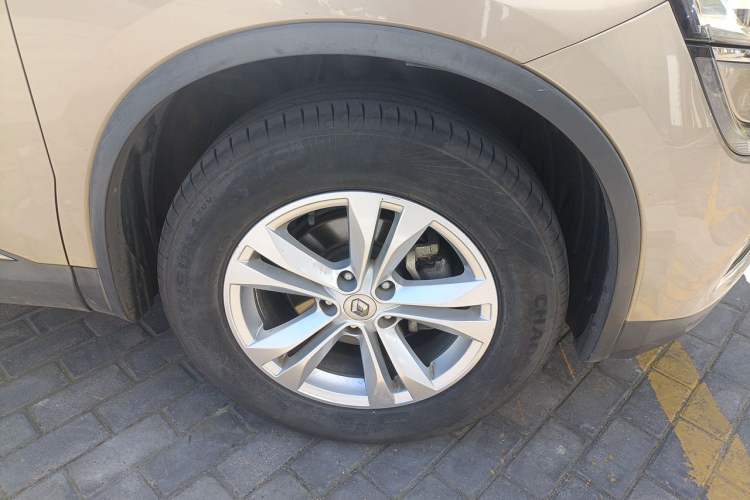 Used Renault Koleos 2017 2.0L Two-Wheel Drive Luxury Edition Right Front Wheel Hub