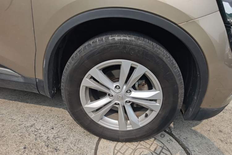 Used Renault Koleos 2017 2.0L Two-Wheel Drive Luxury Edition Right Front Wheel Hub