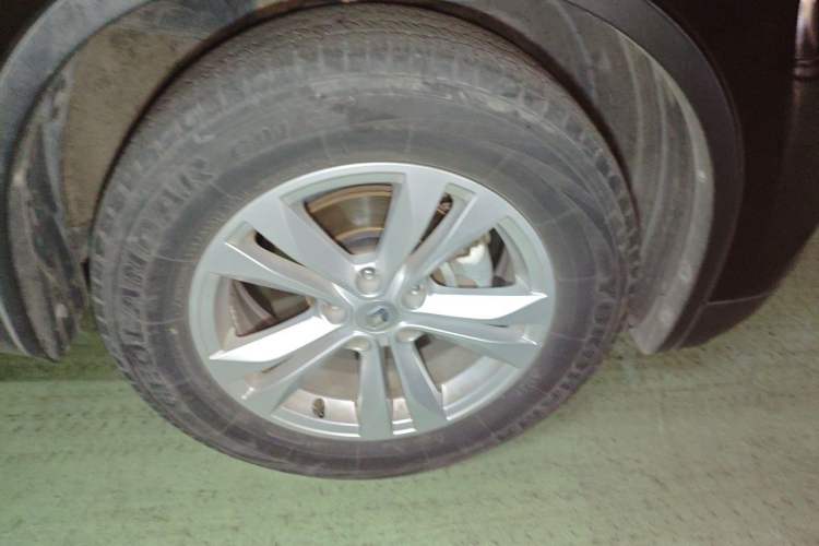 Used Renault Koleos 2017 2.0L Two-Wheel Drive Luxury Edition Right Front Wheel Hub