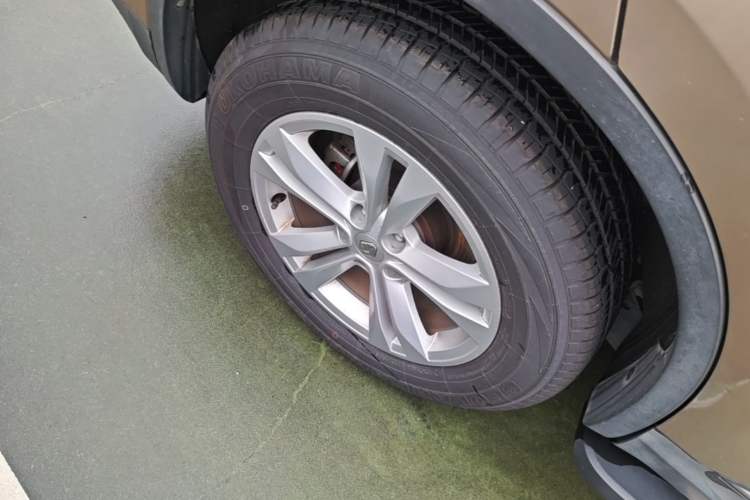 Used Renault Koleos 2017 2.0L Two-Wheel Drive Luxury Edition Right Rear Wheel Hub