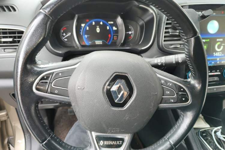 Used Renault Koleos 2017 2.0L Two-Wheel Drive Luxury Edition Steering Wheel