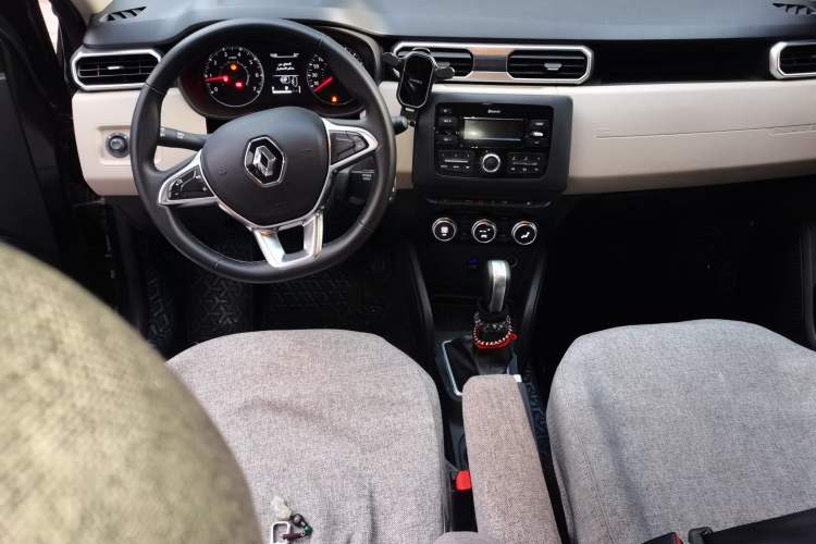 Used Renault Koleos  Center Console