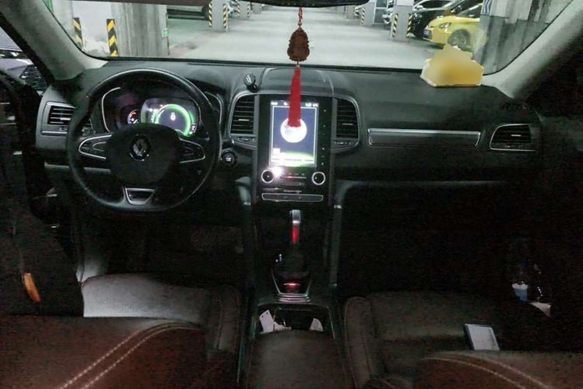 Used Renault Koleos 2018 2.0L Two-Wheel-Drive Luxury Edition Center Console