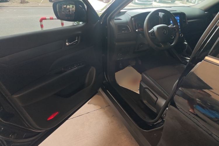 Used Renault Koleos 2018 2.0L Two-Wheel Drive Comfort Edition Driver Seat