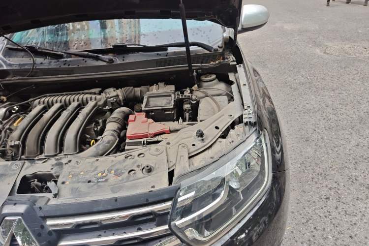 Used Renault Koleos  Engine Bay Left
