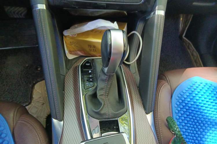 Used Renault Koleos 2018 2.0L Two-Wheel Drive 120th Anniversary Limited Edition Gear Lever
