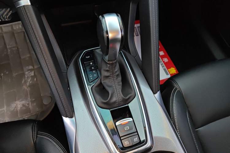 Used Renault Koleos 2018 2.0L Two-Wheel-Drive Luxury Edition Gear Lever