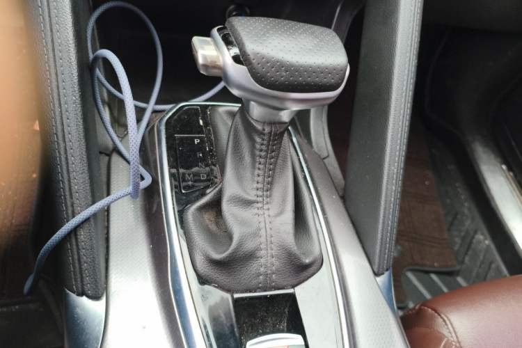 Used Renault Koleos 2018 2.0L Two-Wheel-Drive Luxury Edition Gear Lever
