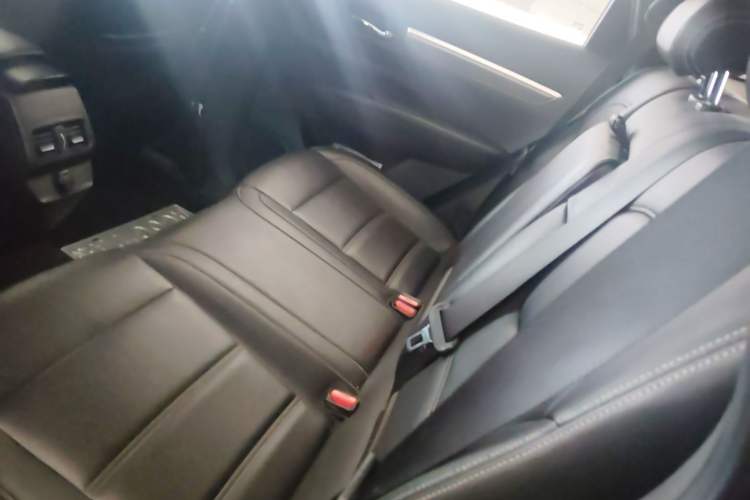 Used Renault Koleos 2018 2.5L Two-Wheel Drive Prestige Edition Left Rear Seat