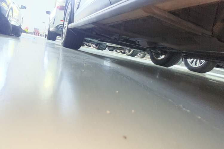 Used Renault Koleos 2018 2.5L Two-Wheel Drive Prestige Edition Left Side Sill