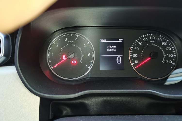 Used Renault Koleos  Odometer Close Up