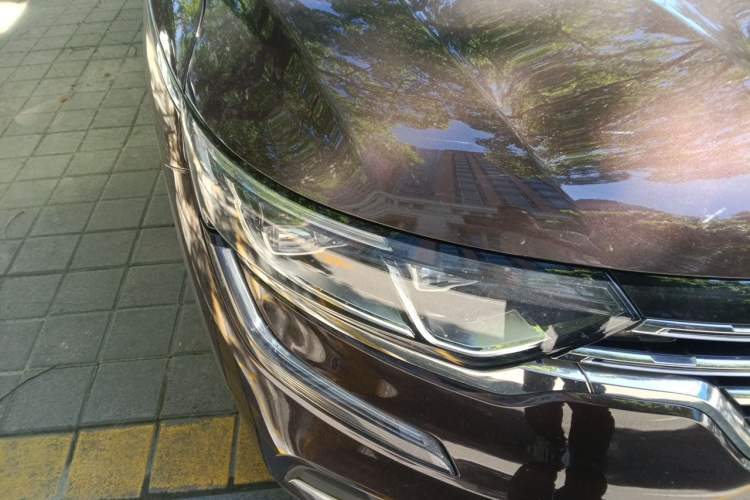 Used Renault Koleos 2018 2.0L Two-Wheel Drive 120th Anniversary Limited Edition Right Front Headlight