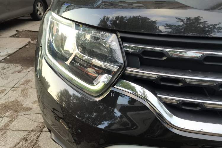Used Renault Koleos  Right Front Headlight