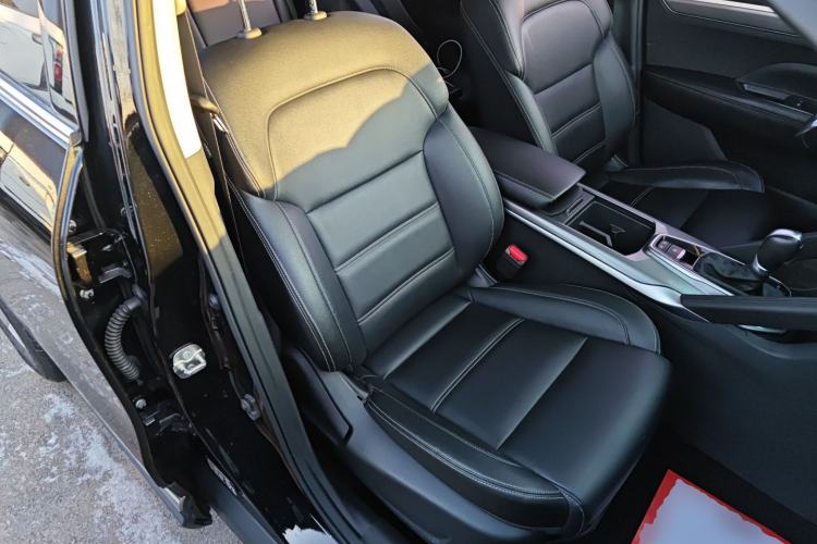 Used Renault Koleos 2018 2.0L Two-Wheel-Drive Luxury Edition Right Front Seat