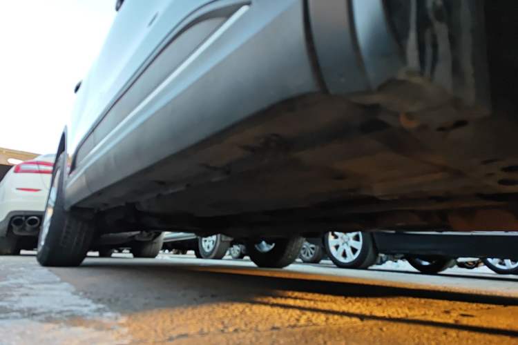 Used Renault Koleos 2018 2.0L Two-Wheel-Drive Luxury Edition Right Side Sill