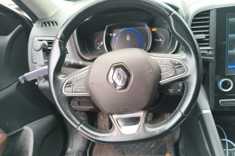 Used Renault Koleos 2018 2.0L Two-Wheel-Drive Luxury Edition Steering Wheel