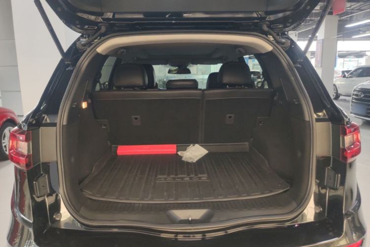 Used Renault Koleos 2018 2.0L Two-Wheel Drive Leading Edition Trunk