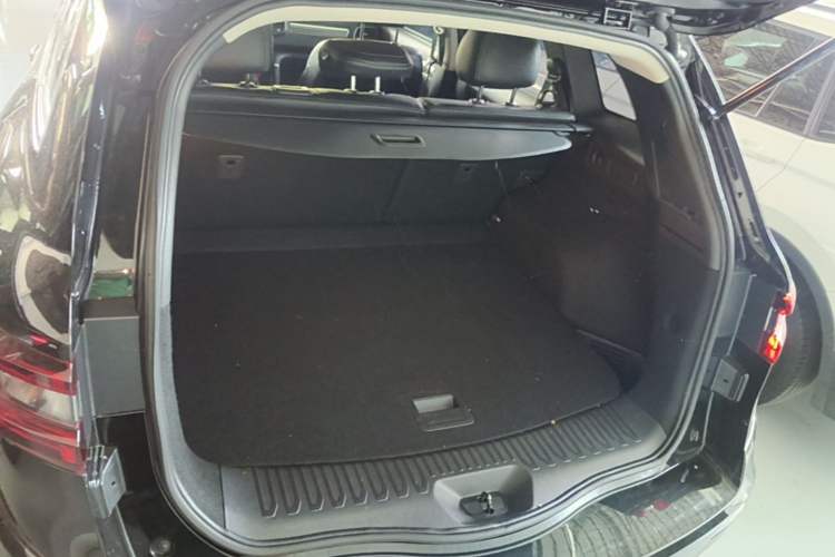 Used Renault Koleos 2018 2.5L Two-Wheel Drive Prestige Edition Trunk