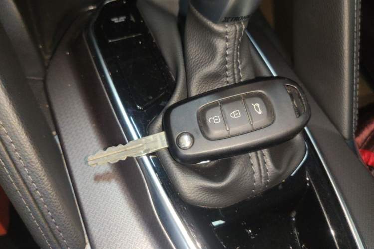 Used Renault Koleos 2018 2.0L Two-Wheel Drive Leading Edition Vehicle Key
