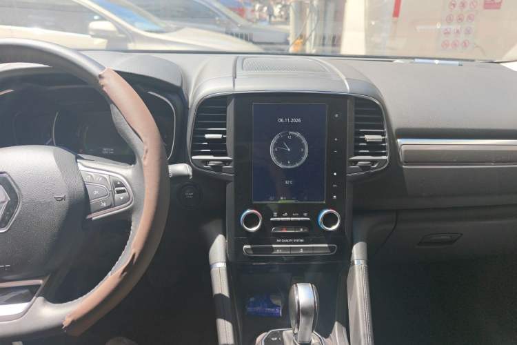 Used Renault Koleos 2018 2.0L Two-Wheel-Drive Luxury Edition Audio And AC Panel
