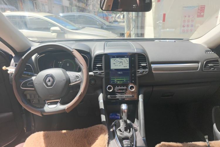 Used Renault Koleos 2018 2.0L Two-Wheel-Drive Luxury Edition Center Console