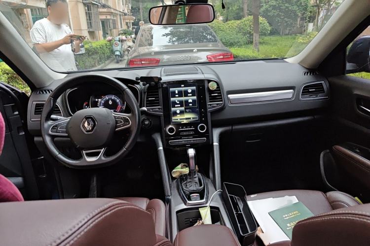 Used Renault Koleos 2018 2.0L Two-Wheel-Drive Luxury Edition Center Console