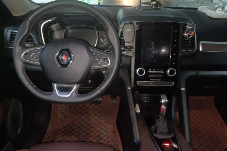 Used Renault Koleos 2018 2.0L Two-Wheel-Drive Luxury Edition Center Console
