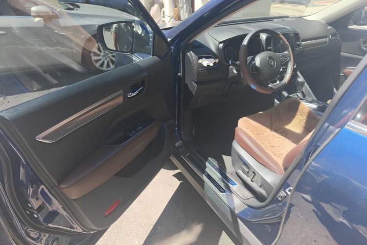 Used Renault Koleos 2018 2.0L Two-Wheel-Drive Luxury Edition Driver Seat