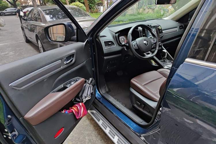 Used Renault Koleos 2018 2.0L Two-Wheel-Drive Luxury Edition Driver Seat