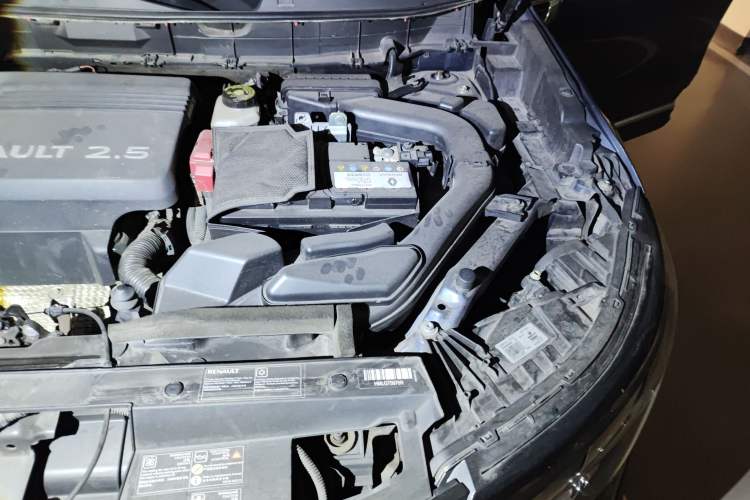 Used Renault Koleos 2018 2.5L Two-Wheel Drive Prestige Edition Engine Bay Left