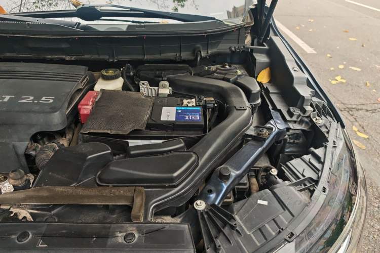 Used Renault Koleos 2018 2.5L Four-Wheel Drive Prestige Edition Engine Bay Left