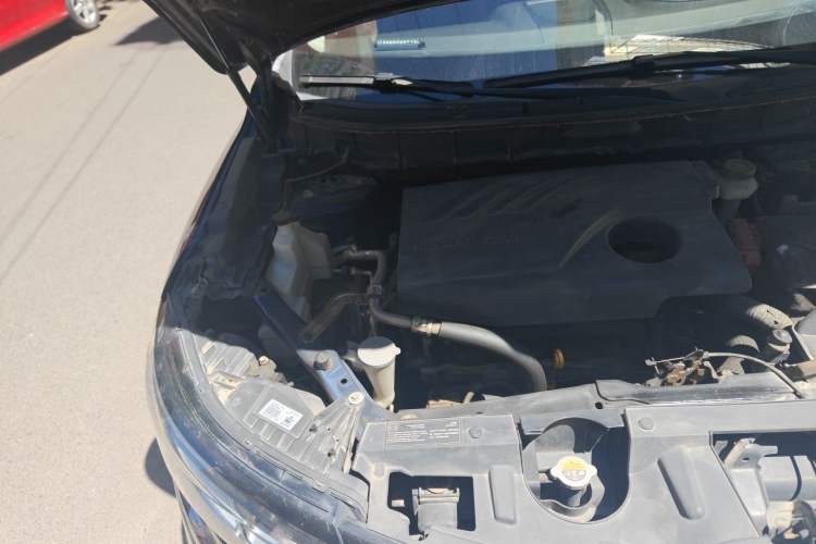 Used Renault Koleos 2018 2.0L Two-Wheel-Drive Luxury Edition Engine Bay Right