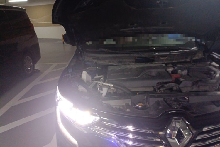 Used Renault Koleos 2018 2.0L Two-Wheel-Drive Luxury Edition Engine Bay Right